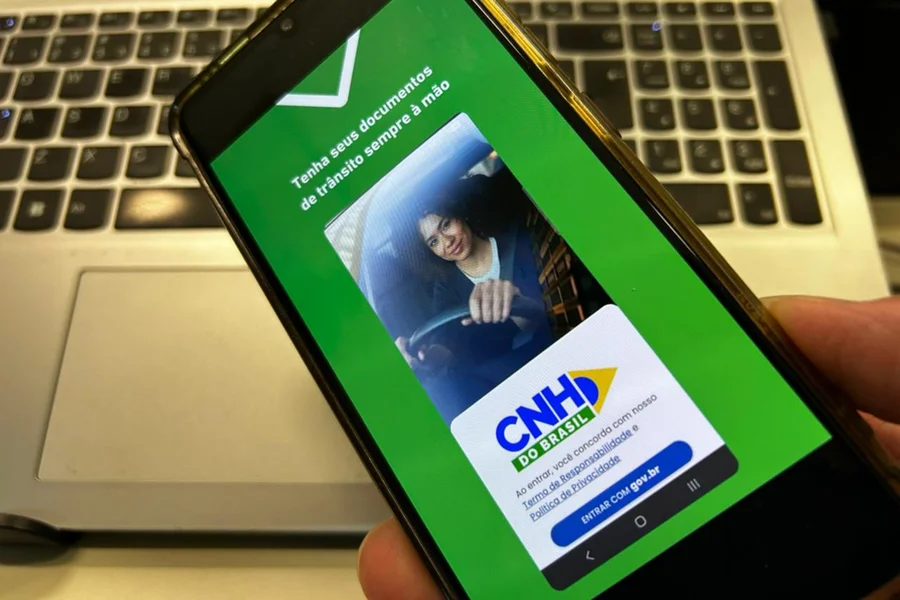 Tela-aplicativo-CNH-do-Brasil.webp