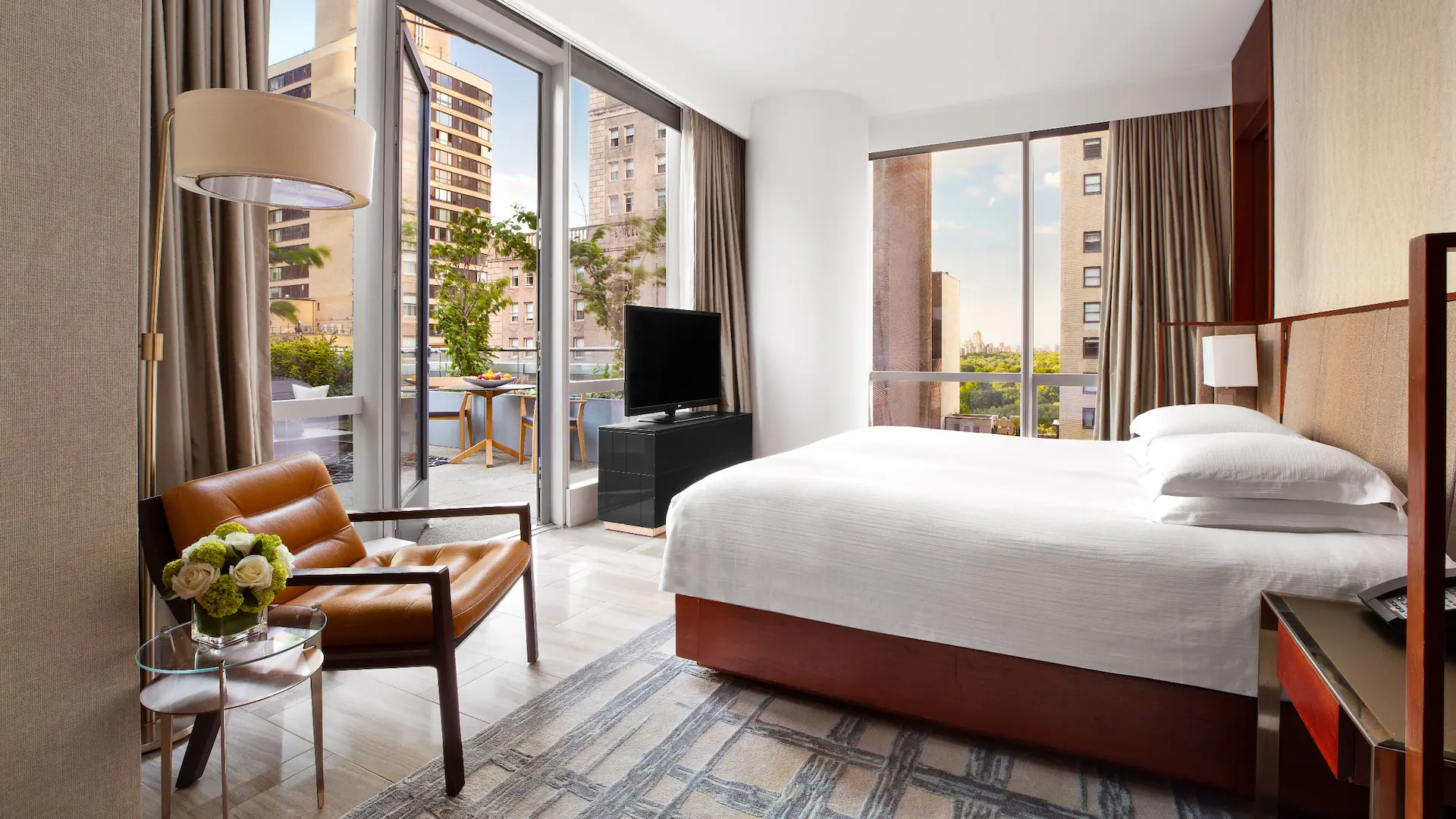 NYCPH-P0646-Sky-Terrace-Suite-Bedroom.16x9.webp