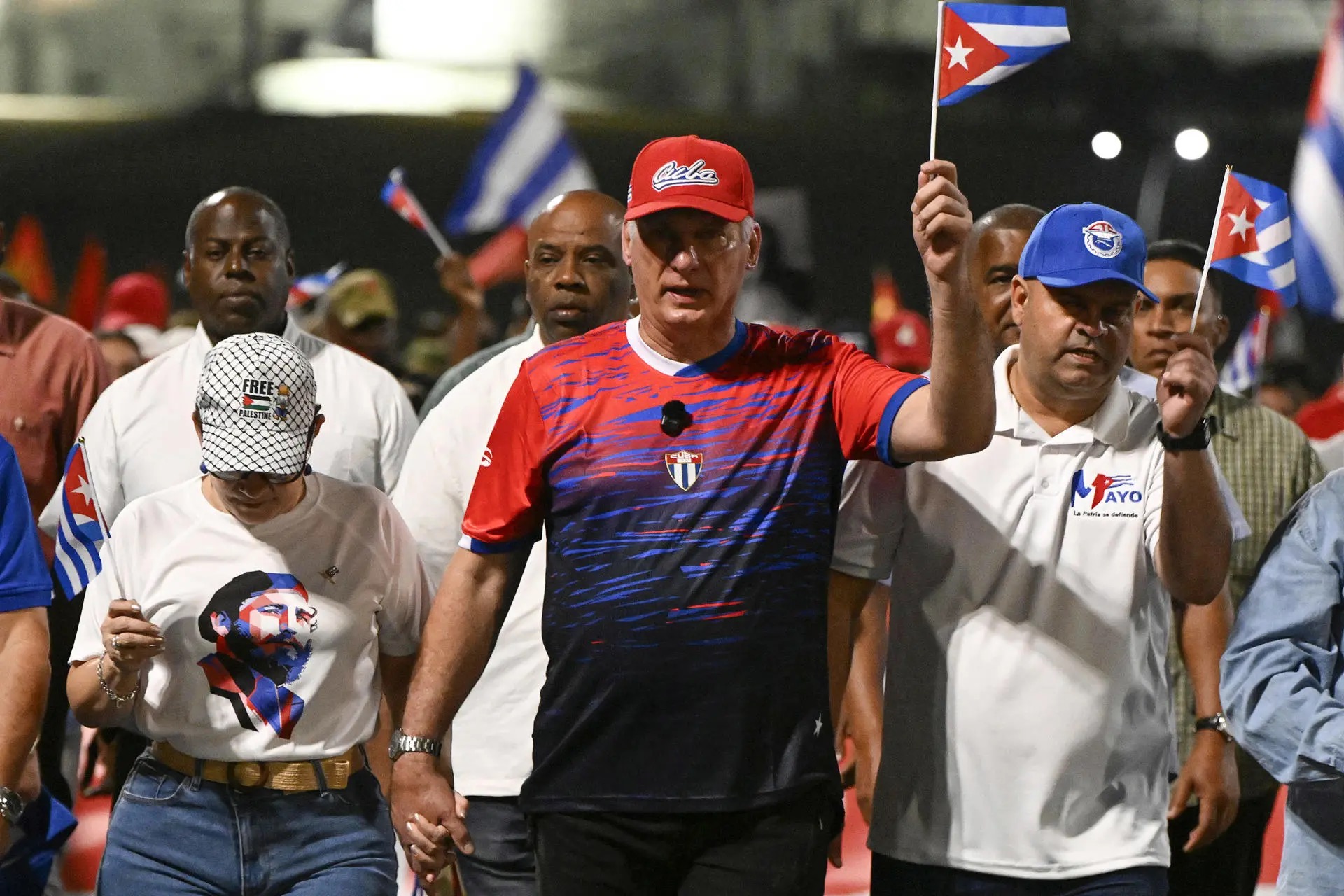O ditador de Cuba, Miguel Díaz-Canel, em evento pelo Dia do Trabalho em Havana, no início de maio (Foto: Norlys Perez/EFE)