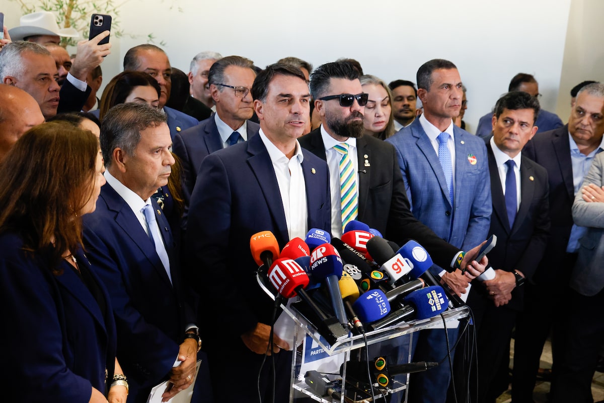 flavio_coletiva.jpg
