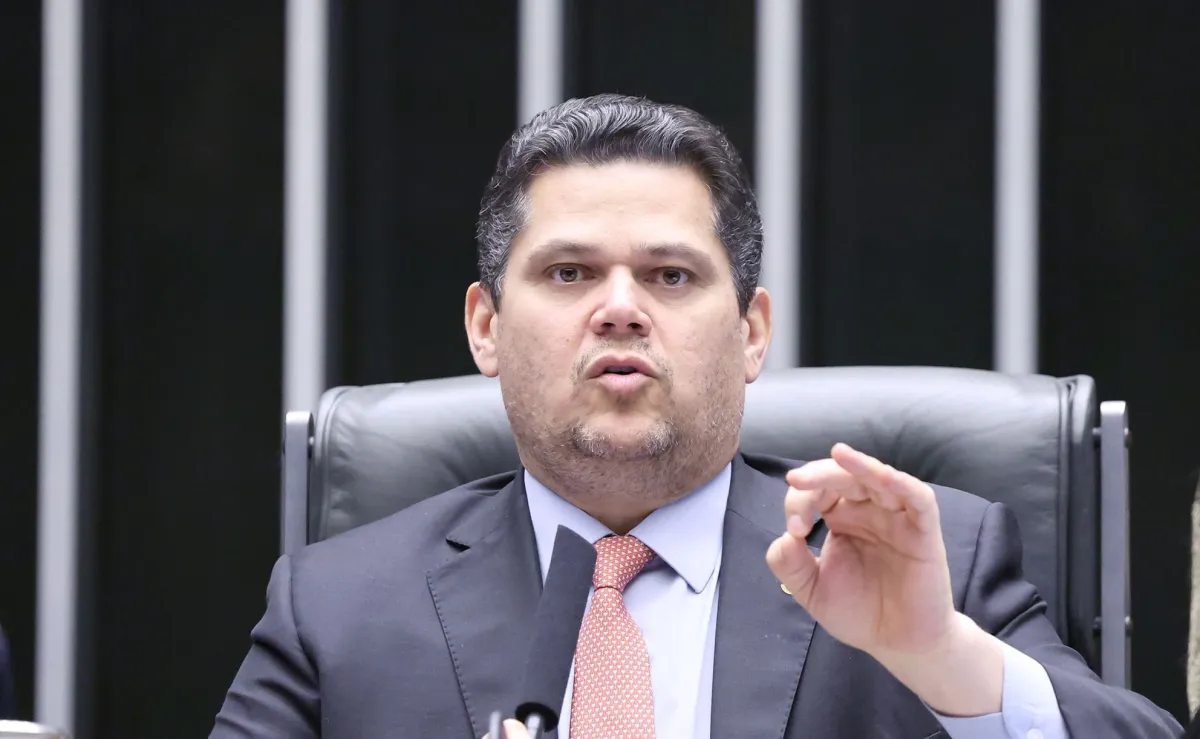 DAVI-ALCOLUMBRE-21-05-26.webp