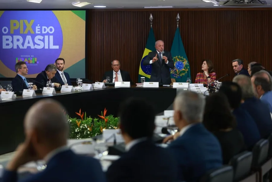 lula-reuniao-ministerial-planalto.webp