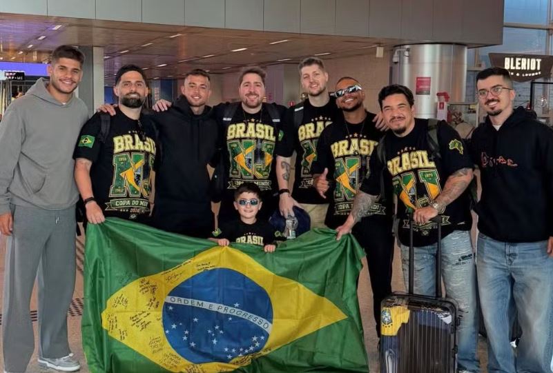 Amigos e familiares de Neymar viajam em peso para a Copa do Mundo — Foto: Reprodução