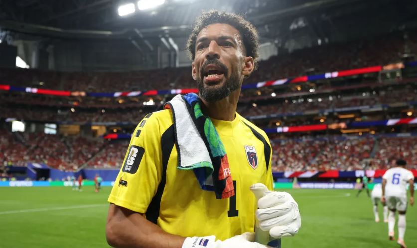 Goleiro Vozinha, de Cabo Verde, em ação contra a Espanha pela Copa do Mundo • FIFA via Getty Images