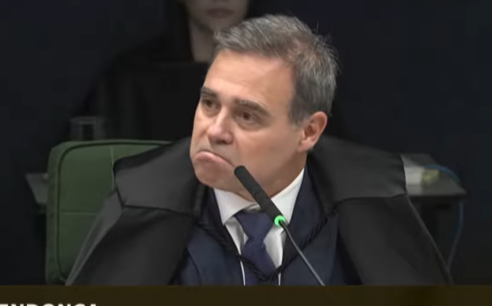 FireShot Capture 1558 - ANDRÉ MENDONÇA CONFIRMA QUE RECEBEU PROPOSTA DE DELAÇÃO SELETIVA -_ - [www.youtube.com].png