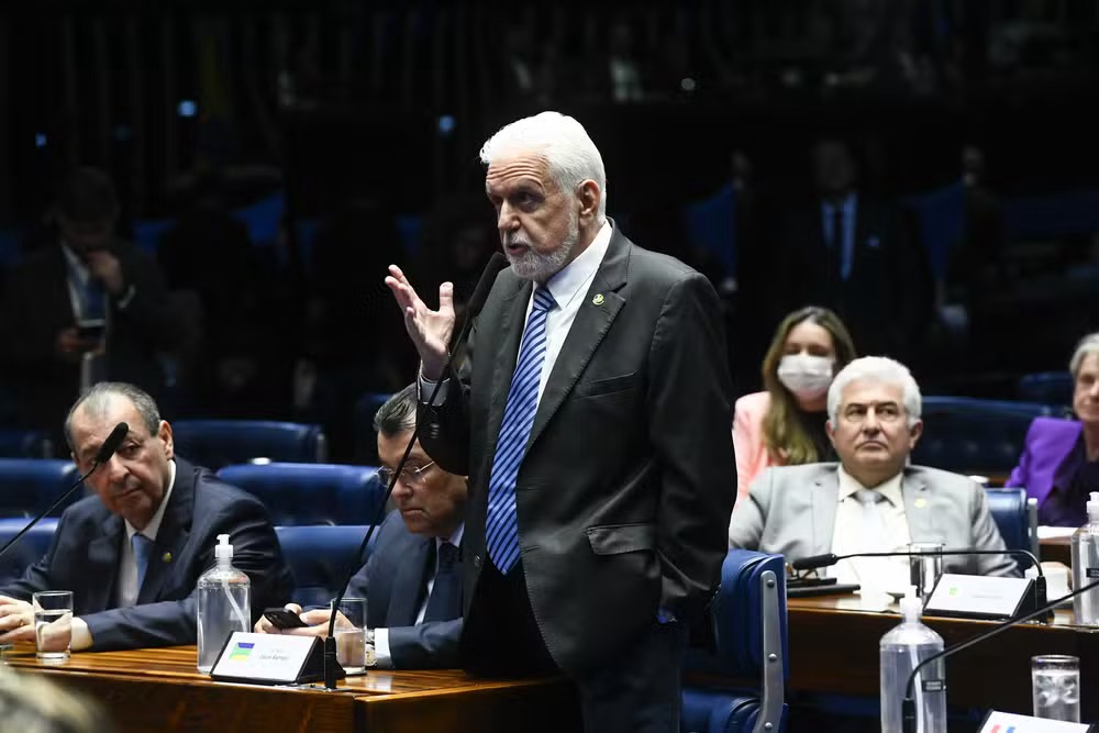 Jaques Wagner (PT-BA) durante sessão do Senado nesta terça-feira (20). — Foto: Marcos Oliveira/Agência Senado
