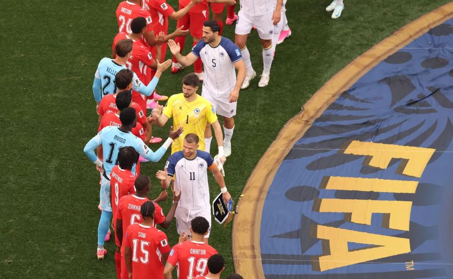 Suíça e Bósnia se enfrentaram pela segunda rodada do Grupo B da Copa do Mundo • Richard Heathcote/Getty Images