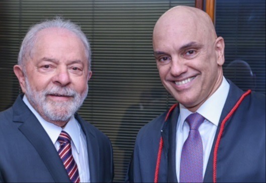 Lula e o ministro Alexandre de Moraes durante a diplomação do presidente eleito no TSE - Crédito: Ricardo Stuckert