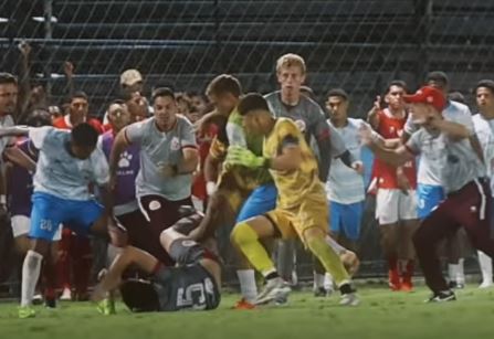 Briga entre América e QFC - Tyrone