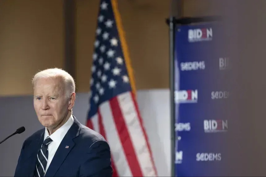 O ex-presidente Joe Biden tem mantido uma presença pública desde que anunciou seu diagnóstico de câncer de próstata. Aqui, ele discursa em um evento de arrecadação de fundos em fevereiro, na Carolina do Sul  • Sean Rayford/Getty Images