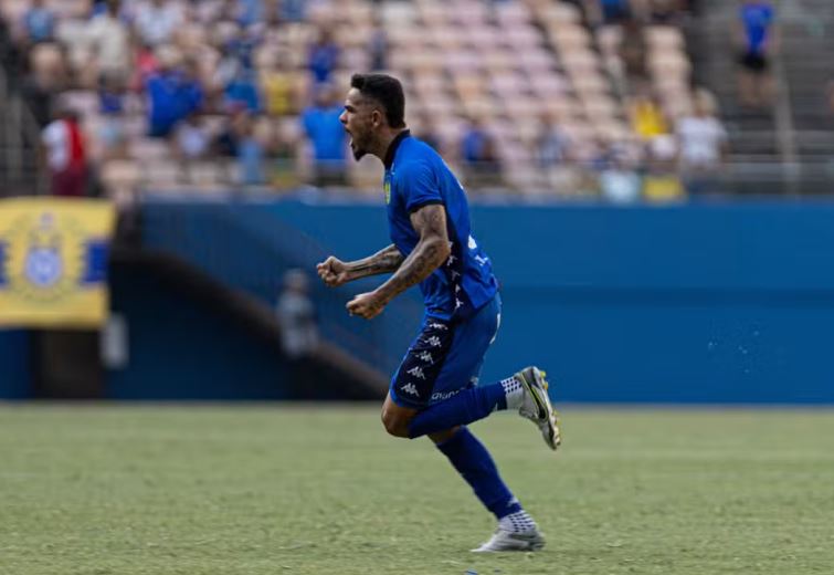 Fredson, zagueiro do Nacional-AM