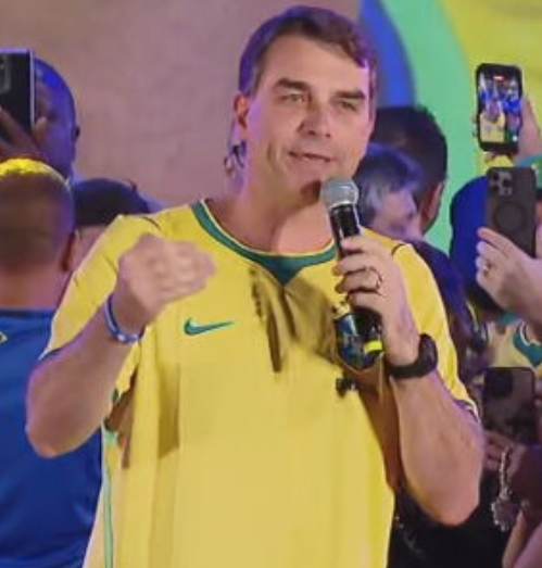 FLAVIO 16.PNG
