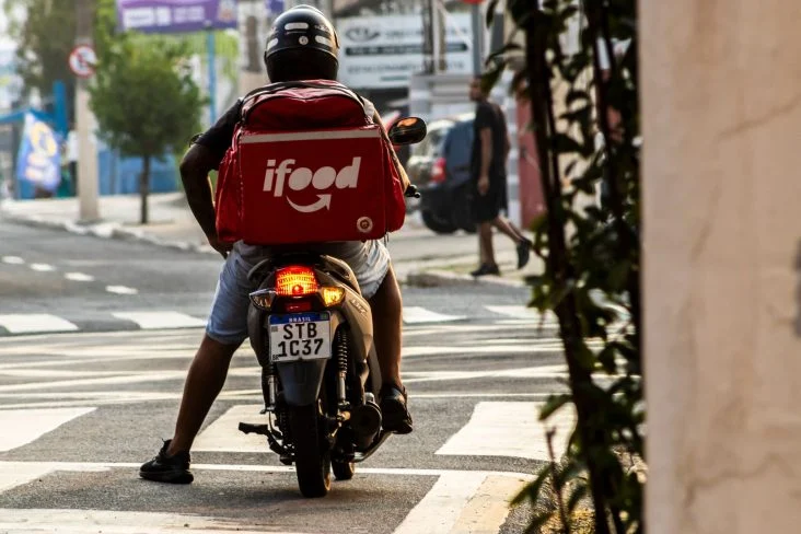 motoboy-ifood-entregador-732x488.webp
