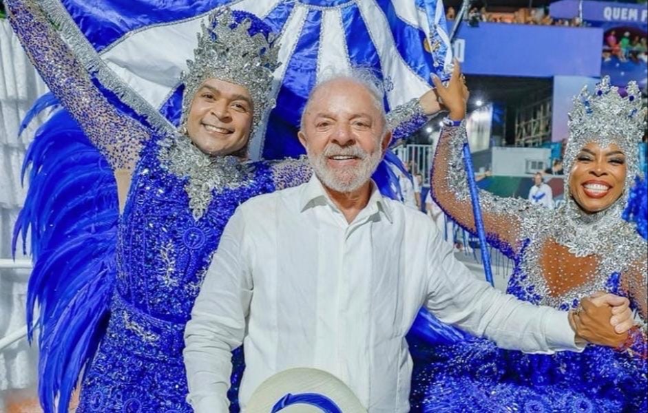 Presidente Lula com a Acadêmicos de Niterói. (Foto: Ricardo Stuckert).