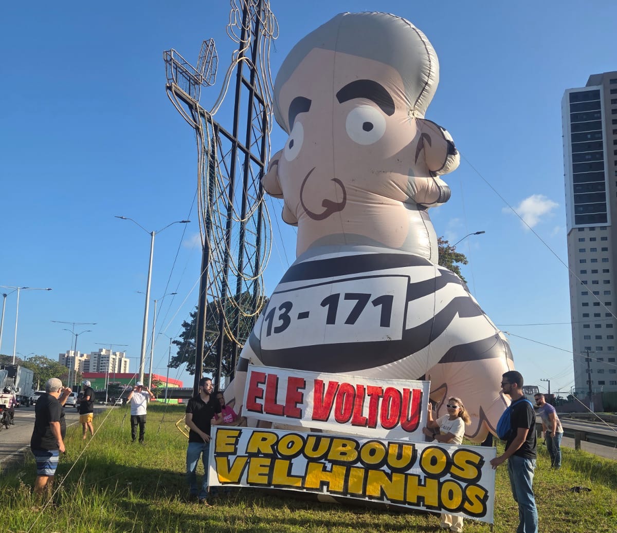 pixuleco lula em natal - reprodução