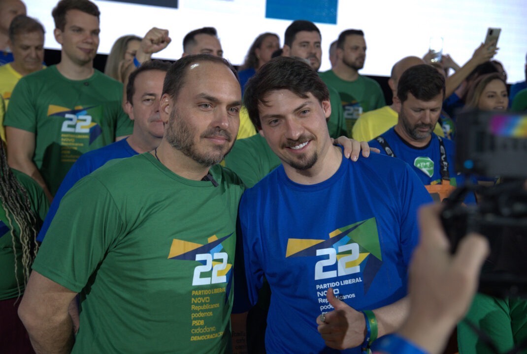 Carlos Bolsonaro e Jair renan Bolsonaro | Foto: Divulgação/PL-SC