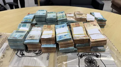 Polícia Federal apreendeu uma mala com R$ 510 mil em espécie no Aeroporto de Congonhas, em São Paulo, na terça-feira (25)  • Divulgação