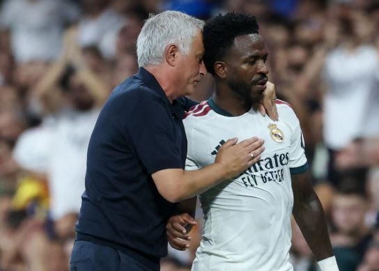 Mourinho e Vini Jr.