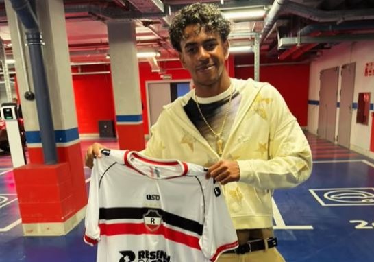 Lamine Yamal com camisa do River-PI
