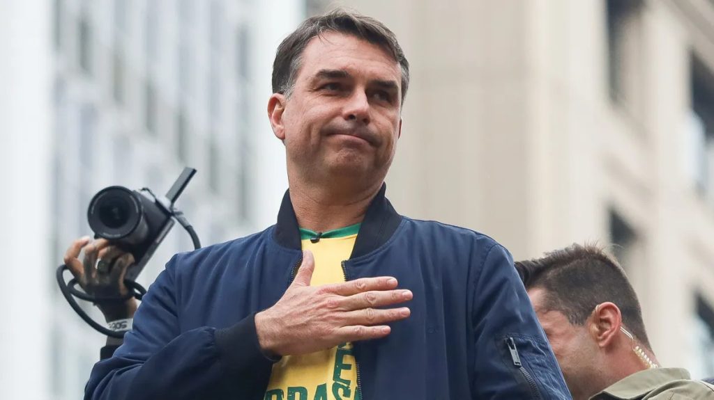 Flavio_Bolsonaro_Av_Paulista_2-e1788811799533-1-1024x575.jpg