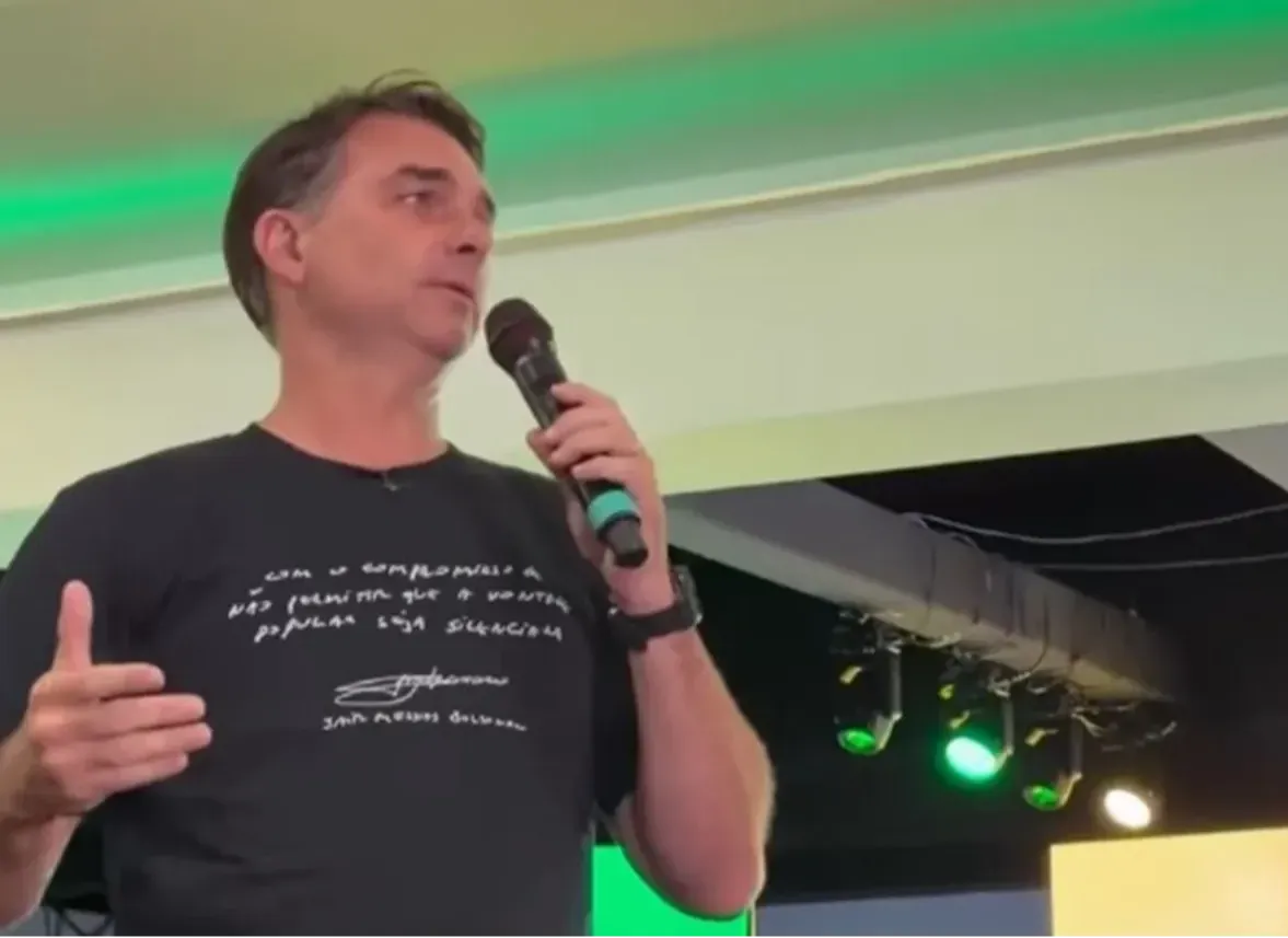 flavio-bolsonaro-chapeco.webp