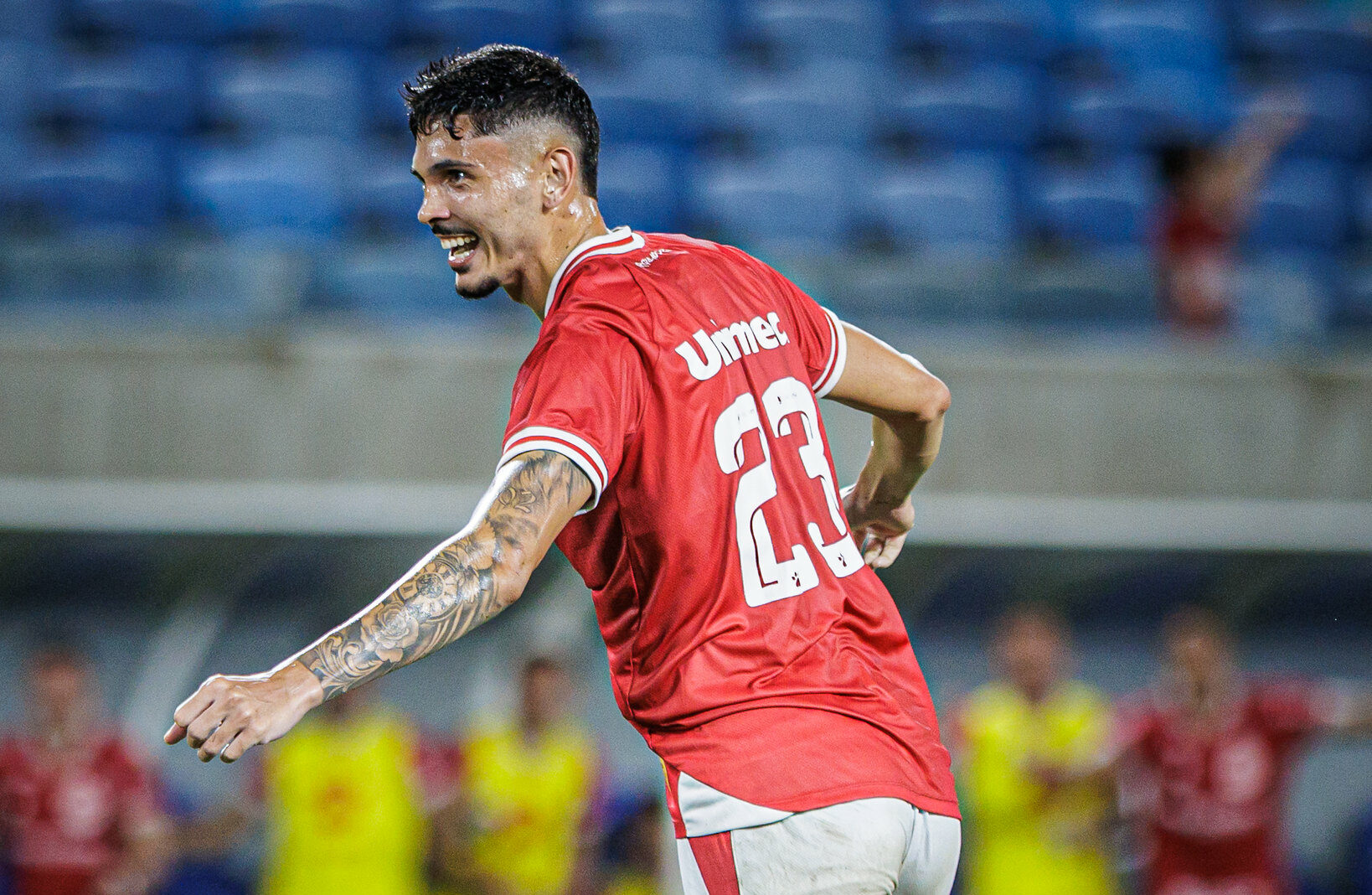 O América está próximo de confirmar a contratação em defintivo de Pedro Jorge. Ele veio emprestado pelo QFC. Foto: Gabriel Leite/América FC
