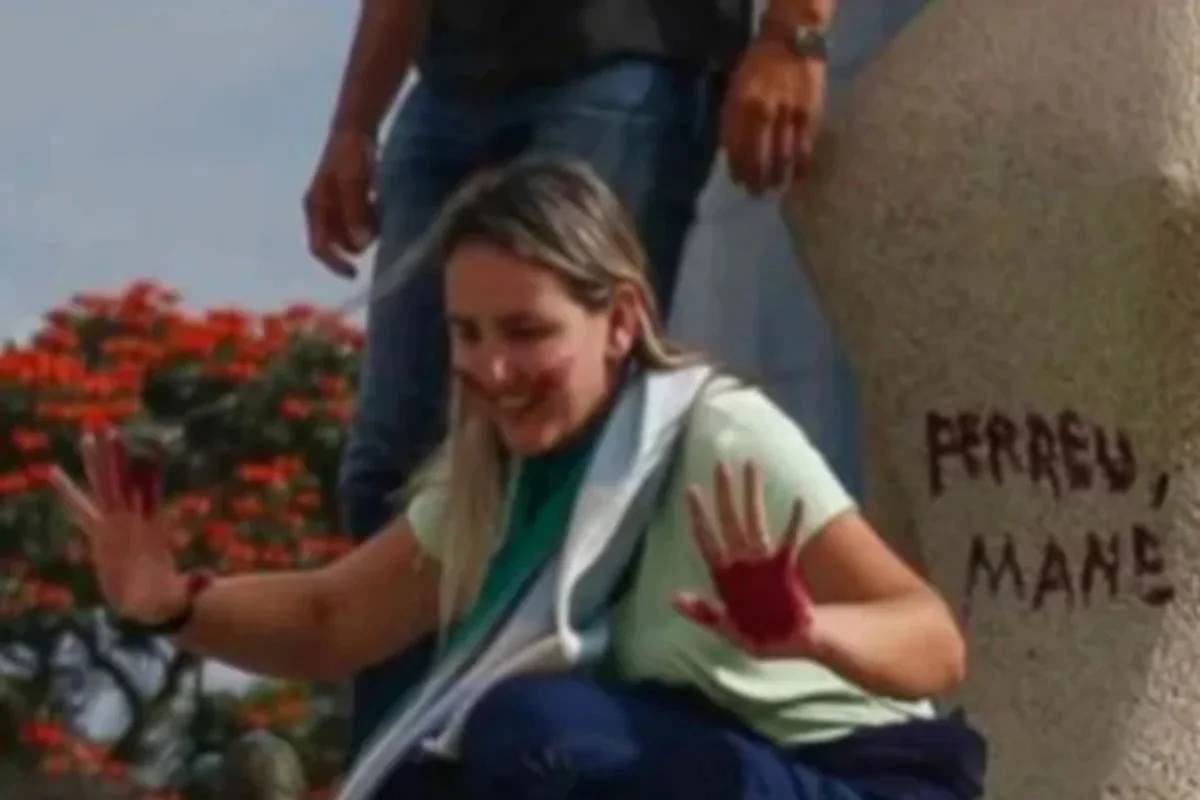 debora-do-batom.webp