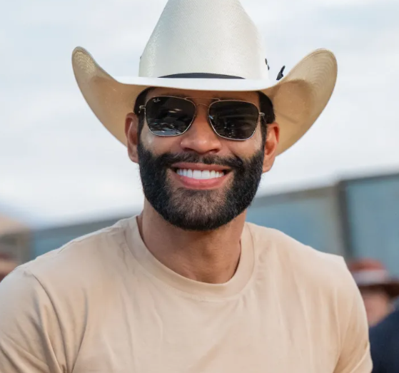 GUSTAVO LIMA.png