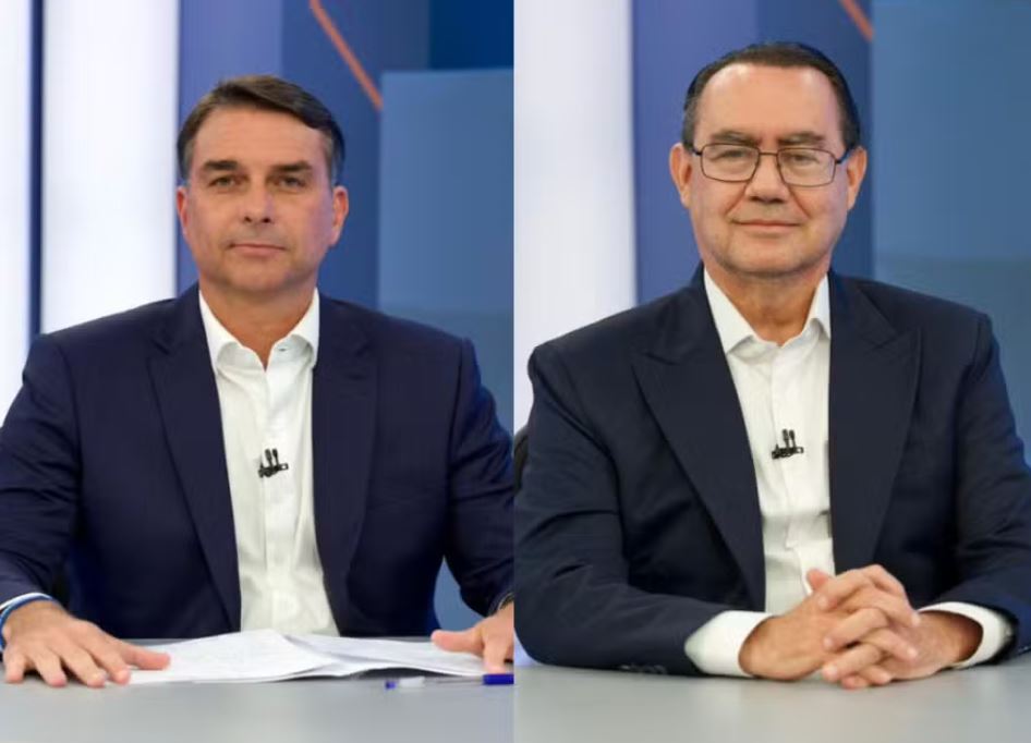 Flávio Bolsonaro e Augusto Cury — Foto: Globo/ Manoella Mello