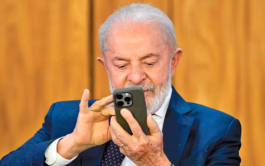 Lula anuncia que governo vai congelar recursos de bets ilegais — Foto: EVARISTO SA / AFP/13-8-2025