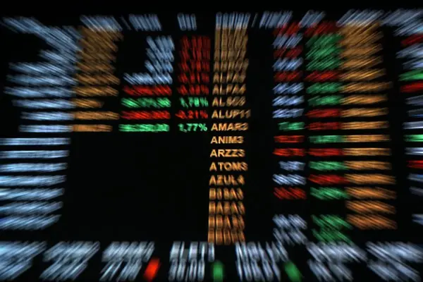 Ibovespa encerra semana pós-eleição com perda de 18%; dólar vai a R$ 5,44