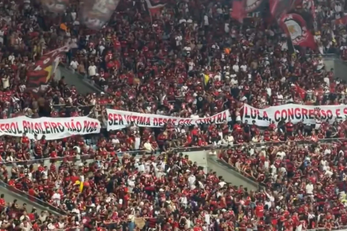 torcida-do-fla-protesta-e-xinga-lula-no-maracana.webp