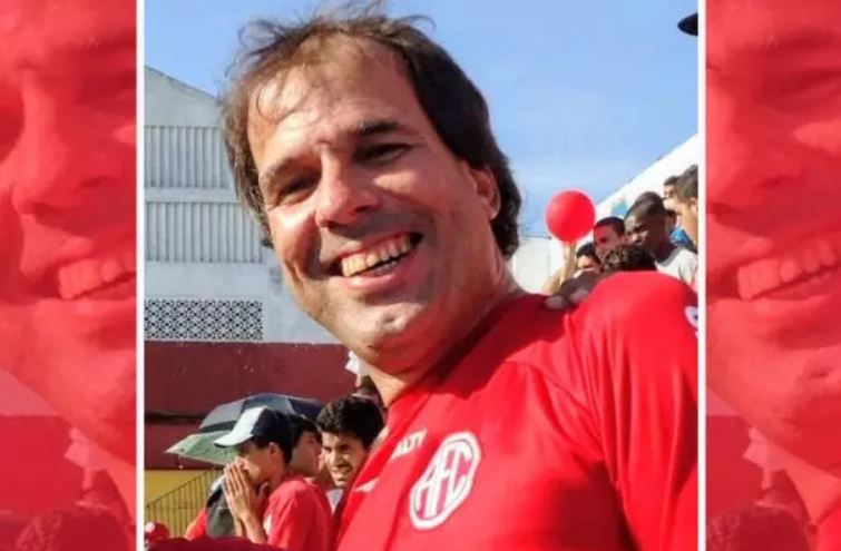 Silvio Barsetti lançou dois livros sobre os bastidores da política nacional – Foto: Reprodução de vídeo / Jogada10