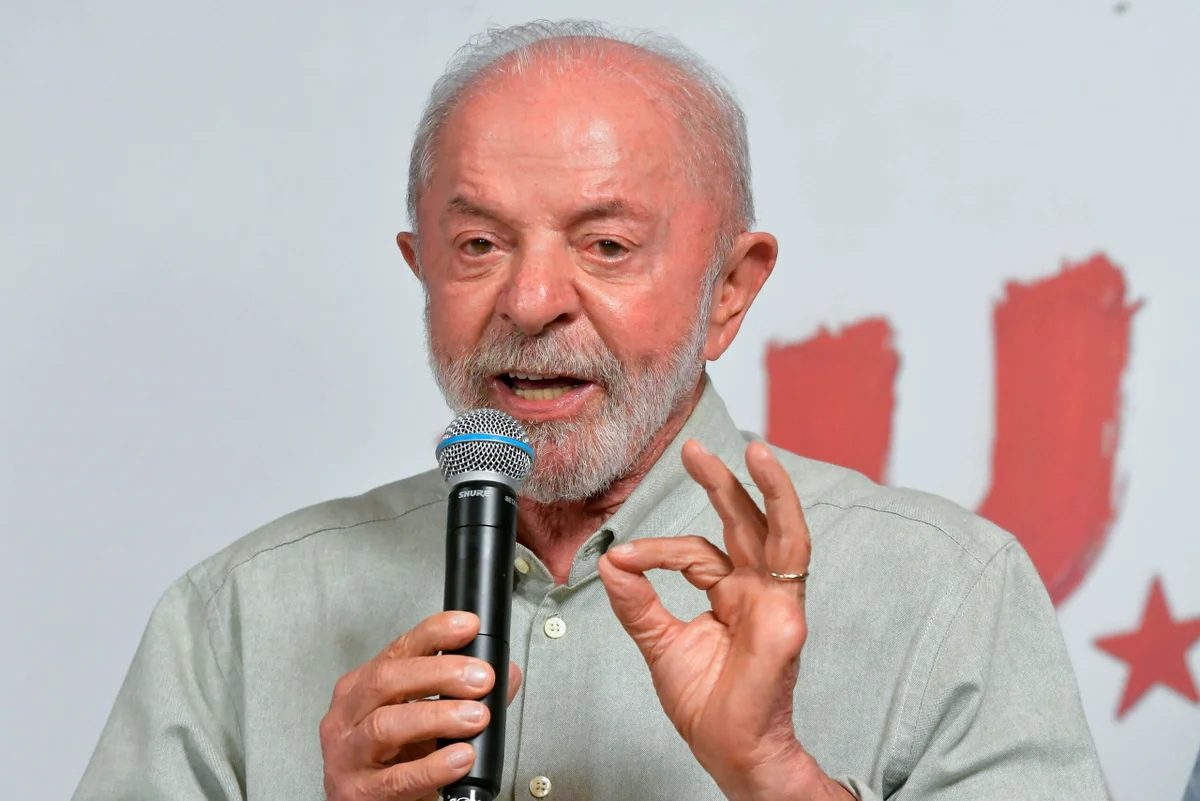 luiz-inacio-lula-da-silva-se-pronunciou-sobre-o-fim-da-escala-6x1-durante-agenda-no-qg-de-campanha-no-lago-sul-em-brasilia-metropoles-4-scaled.webp