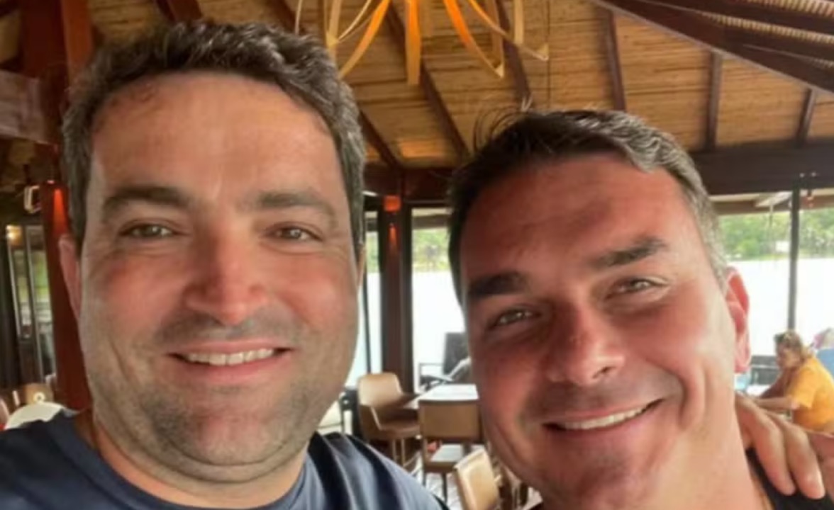 Willer Tomaz e Flávio Bolsonaro — Foto: Reprodução/ Redes sociais