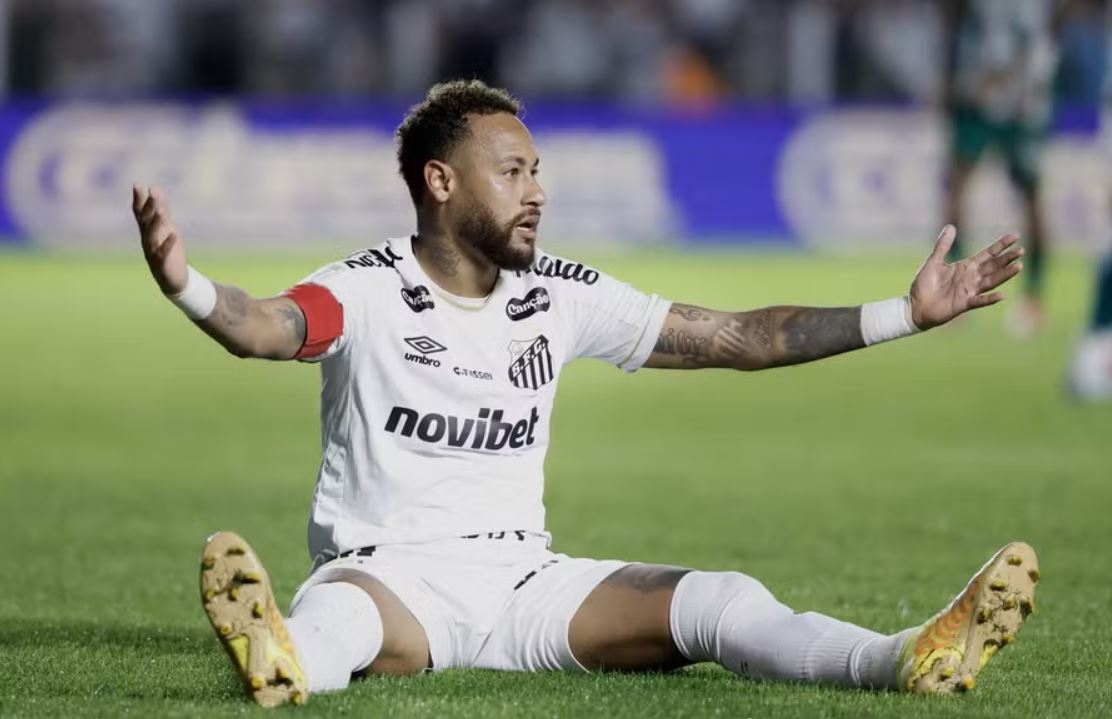 Neymar não enfrentará o Athletico-PR na Vila Belmiro - MARCELLO ZAMBRANA / AGIF / AGIF VIA AFP