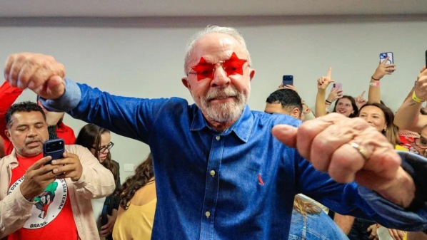 Lula tira feriadão "off" em Brasília para recuperar voz e energia
