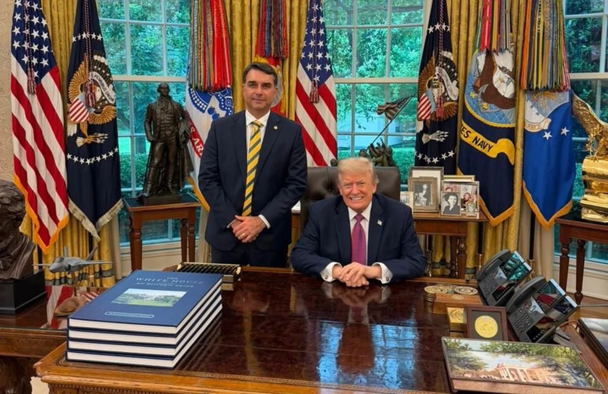 Flávio.e trump Divulgação/Flávio Bolsonaro