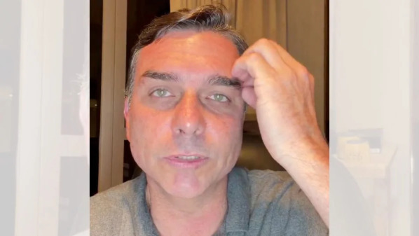"Não é sinal de fraqueza": Flávio Bolsonaro justifica fuga para os EUA e fala em novas eleições antes de 2030