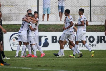 ABC vence o Santa Cruz e reassume a liderança