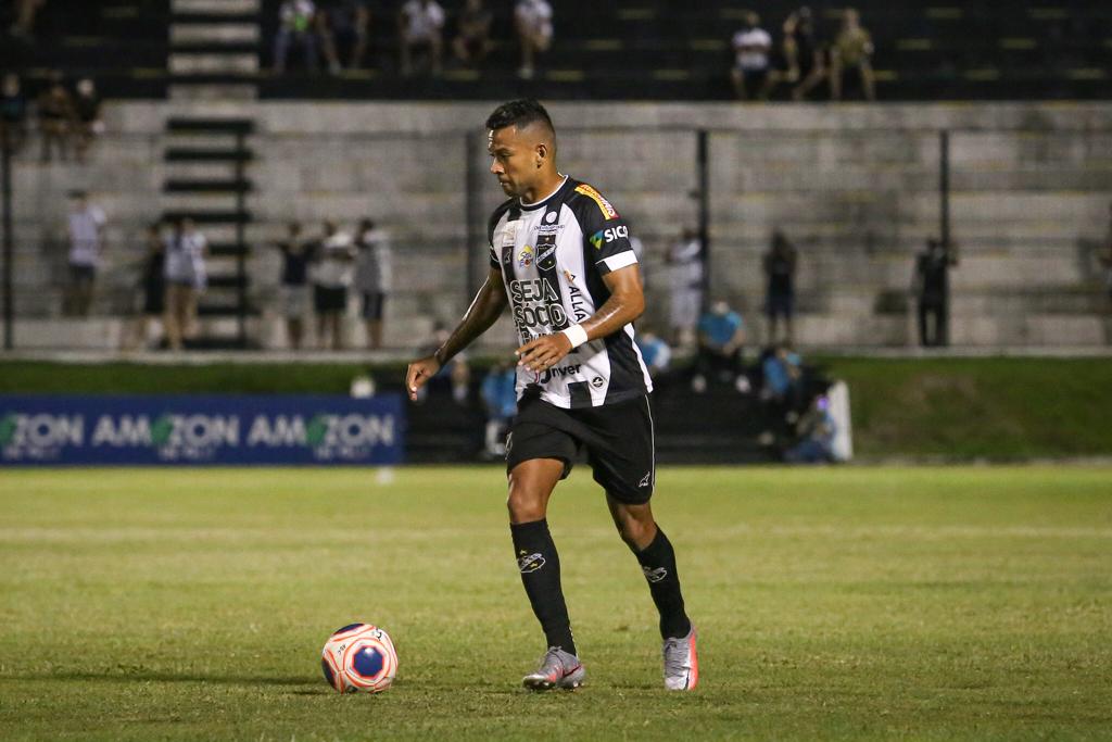 Com brilho de Felipinho e Wallyson, o ABC bate o Potyguar e se mantém na liderança