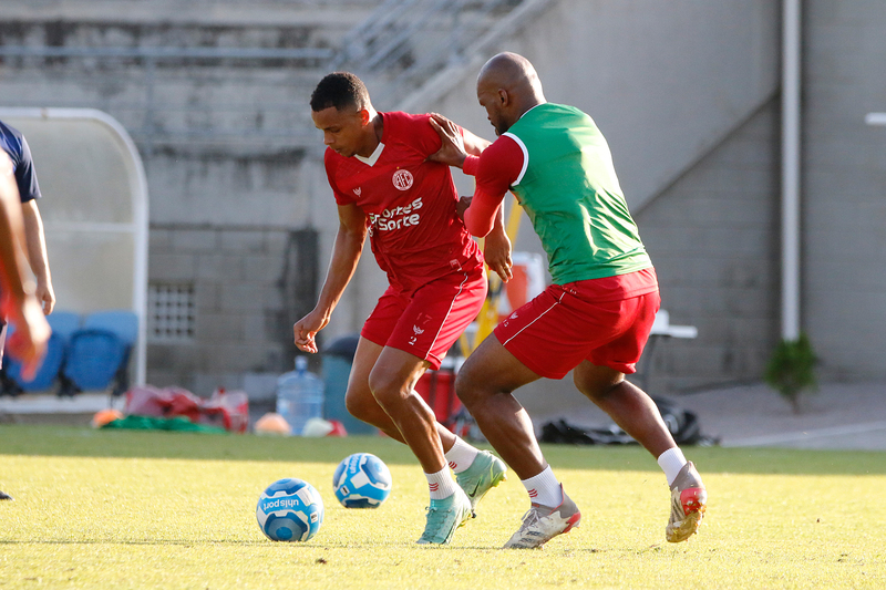 Curtinhas: a decisão,  a SAF do ABC,  confiança perdida, palhaço comentando futebol e mais